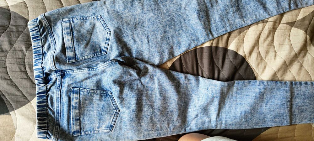 Различни модели дънки