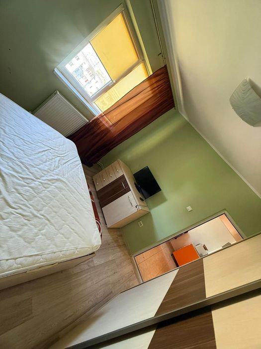 Inchiriez apartament 2 camere decomandat