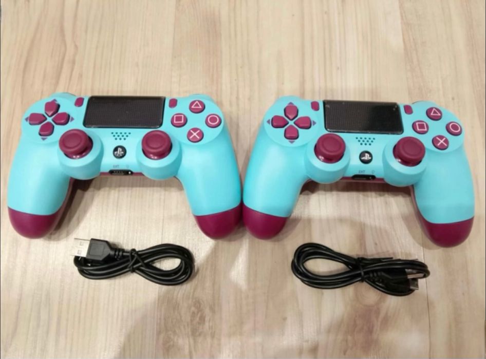 Playstion 4 с два джойстика