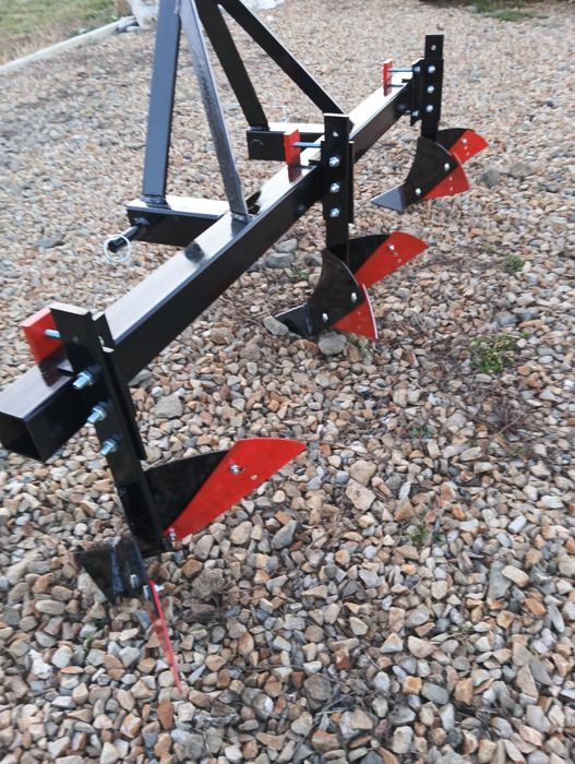 Браздир тройка за малък трактор