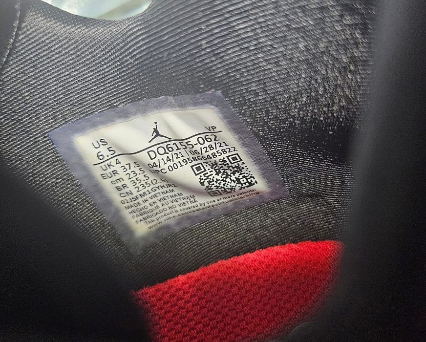 Маратонки Nike Delta