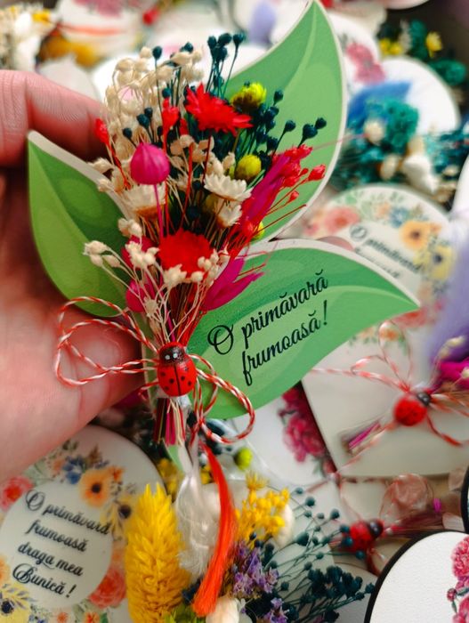 Decorațiuni si mărțișoare magnetice