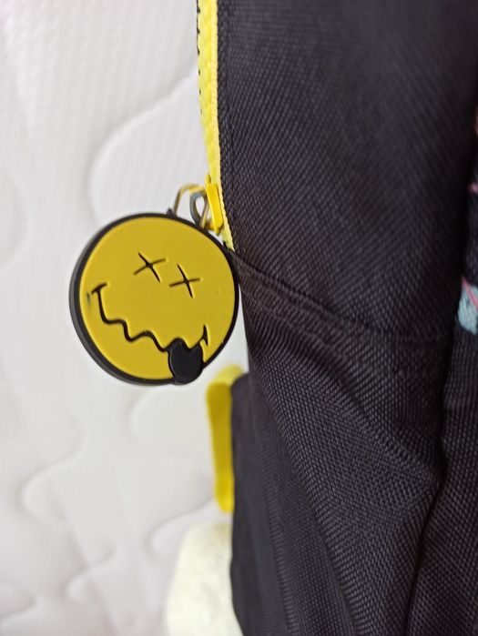 Ghiozdan Smiley Word