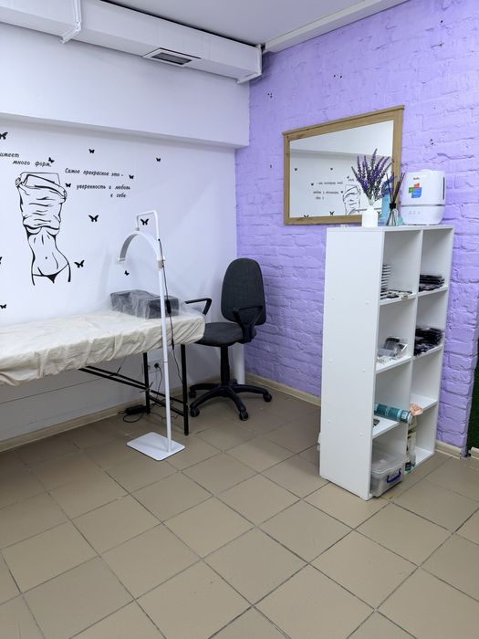 Кушетка для мастера по наращиванию