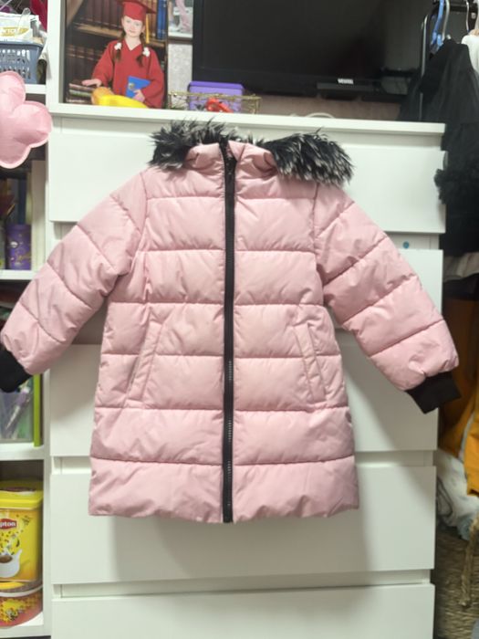 Продам зимнюю куртку для девочки