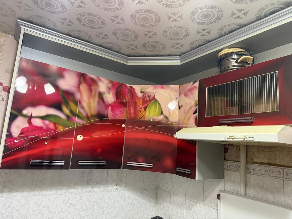 Продам кухонный мебель