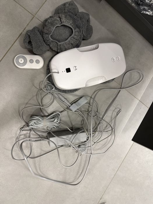 Робот мойщик окон HUTT DDC55