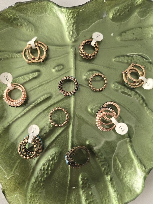 Гривни , колиета, пръстени