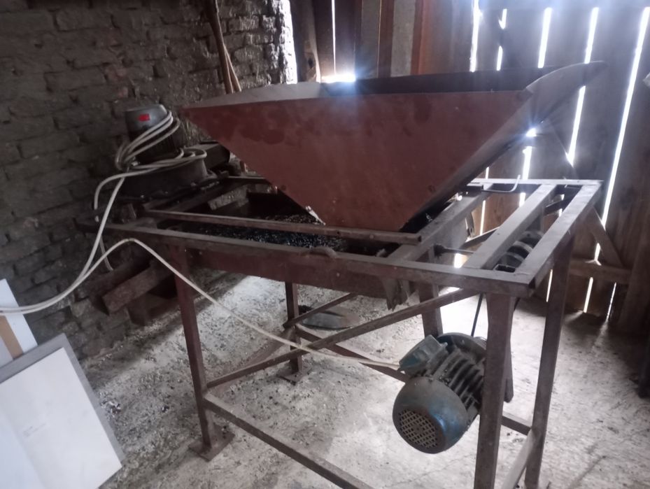 Vând sau schimb cu auto sau animale