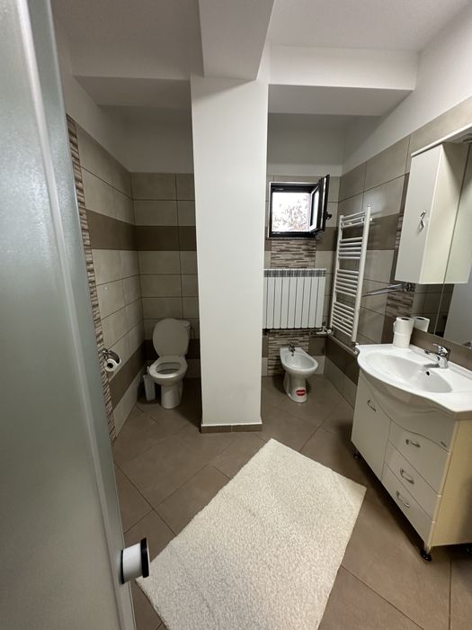 Inchiriez APARTAMENT-TECUCI km 0 . Curat, modern, utilat, bloc nou