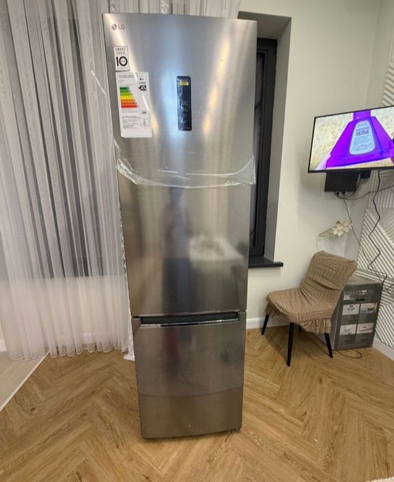 Холодильник LG в отличном состоянии