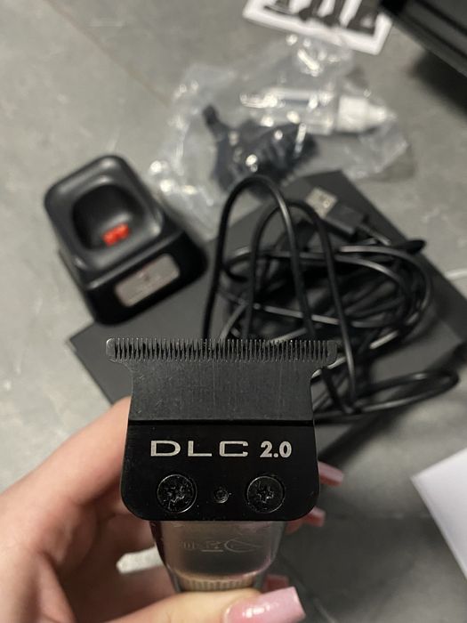 Vând Mașină de Contur Hector Hawk T Trimmer Negru