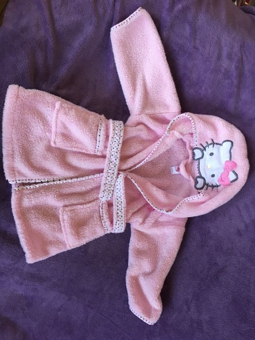 2г Hello Kitty пижама и розов халат полар