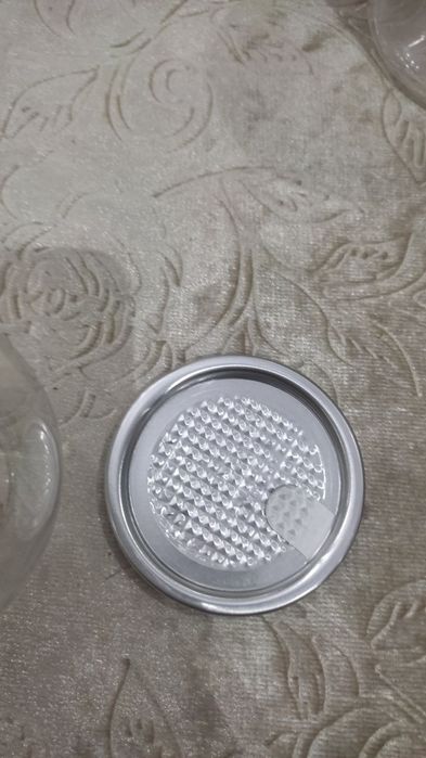 машинка закатывания жестяных банок