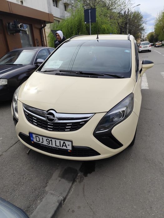 Opel Zafira 2015