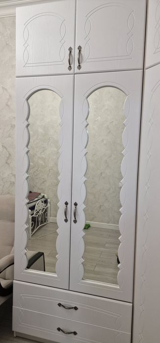 Продам шкаф угловой для спальни