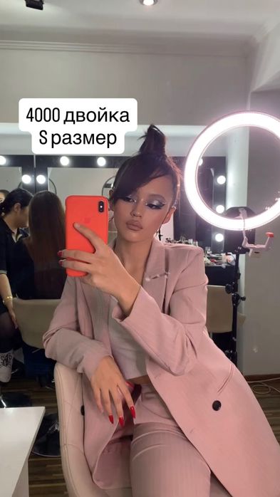 Продается пальто,костюмы,юбки