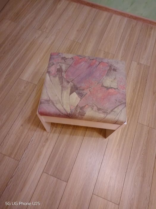 Табуретка за тоалетка