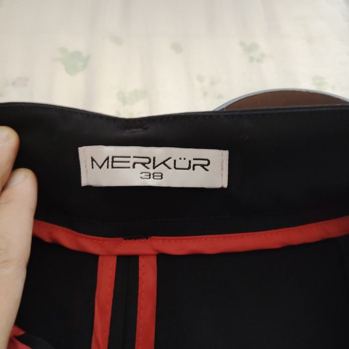 Продам блузку и брюки новое.