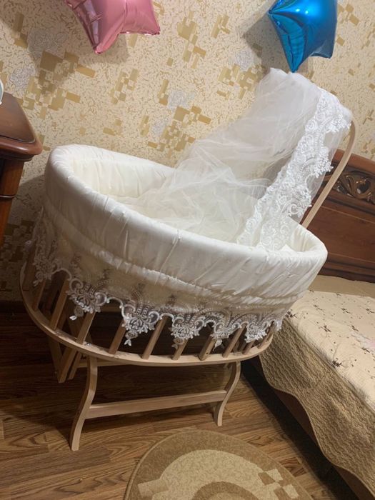 Продается турецкая кроватка из натурального дерева