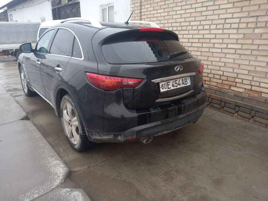 INFINITI FX 35 крассовер