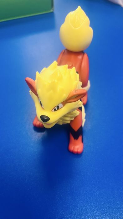 Pokemon Arcanine Deluxe Action