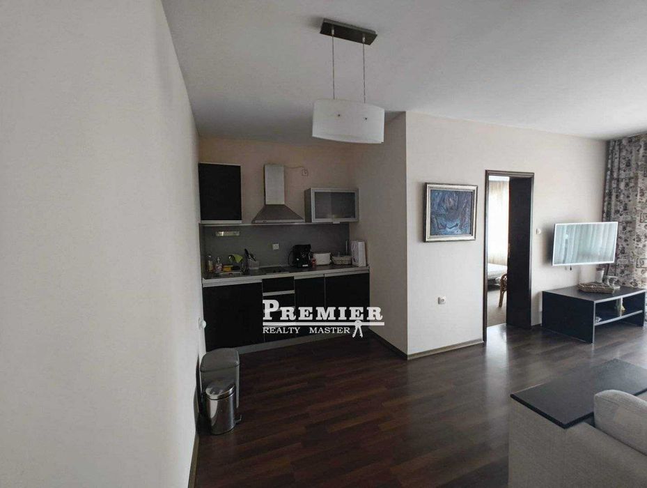 Продава се напълно обзаведен апартамент с две спални в комплекс Menada Villa Bonita