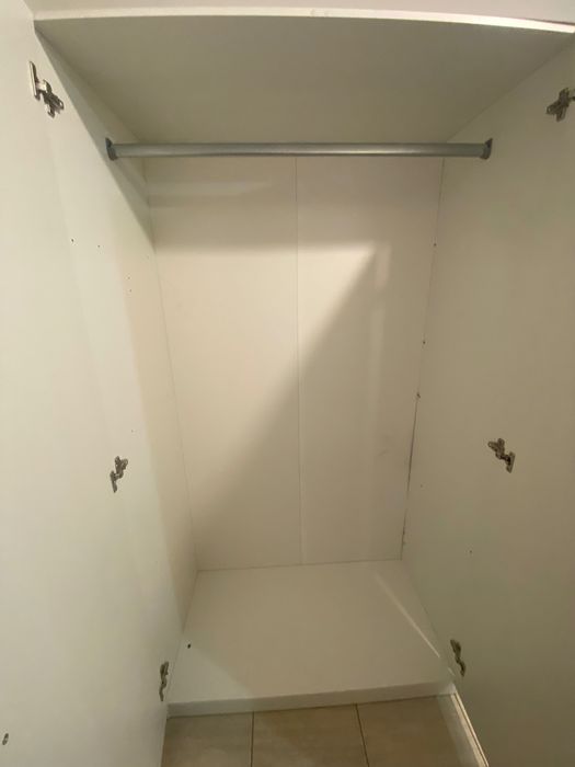 Трикрилен гардероб  145x176 3 врати 3 чекмеджета бял