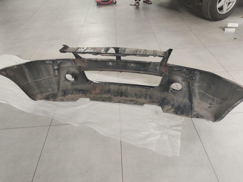 Продам бампер Suzuki