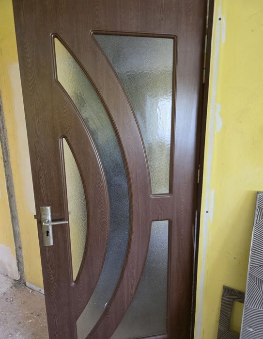 Vând uși de interior cu toc inclus