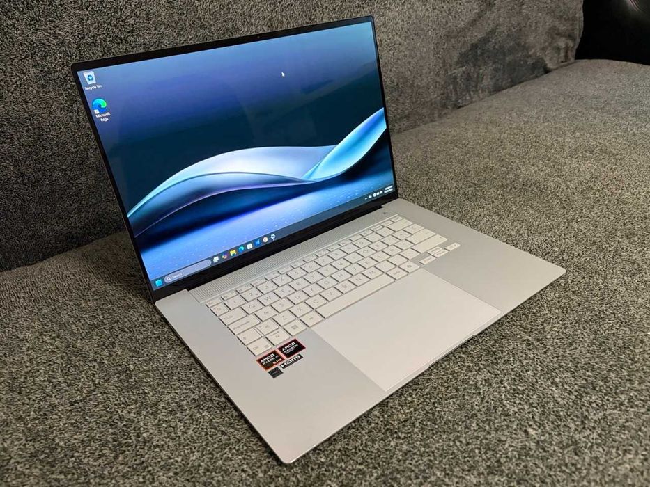 Laptop / Zenbook S16 / OLED / Ryzen Ai 9 HA / 32+1 Tb