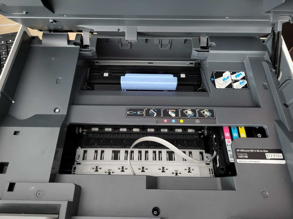 Imprimanta multifunctionala HP OfficeJet 8013