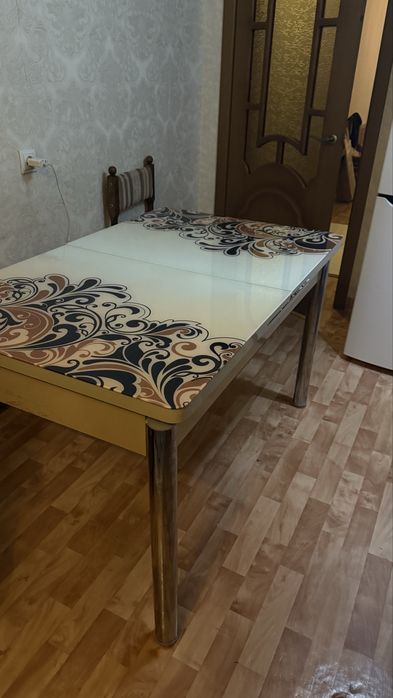 Стол для кухни, 6 стульев в подарок