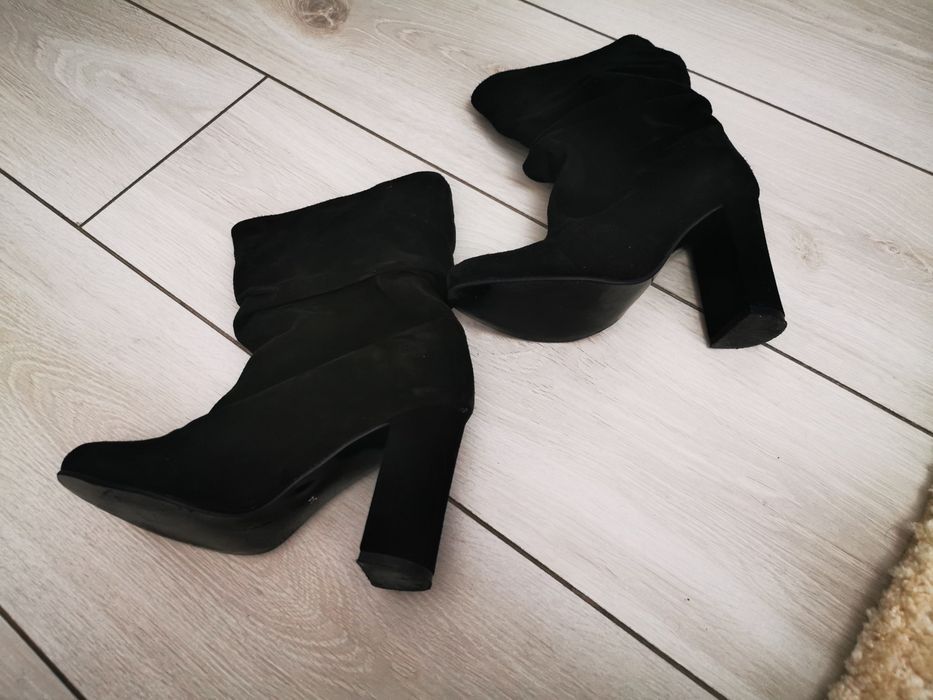 Botine din piele întoarsă
