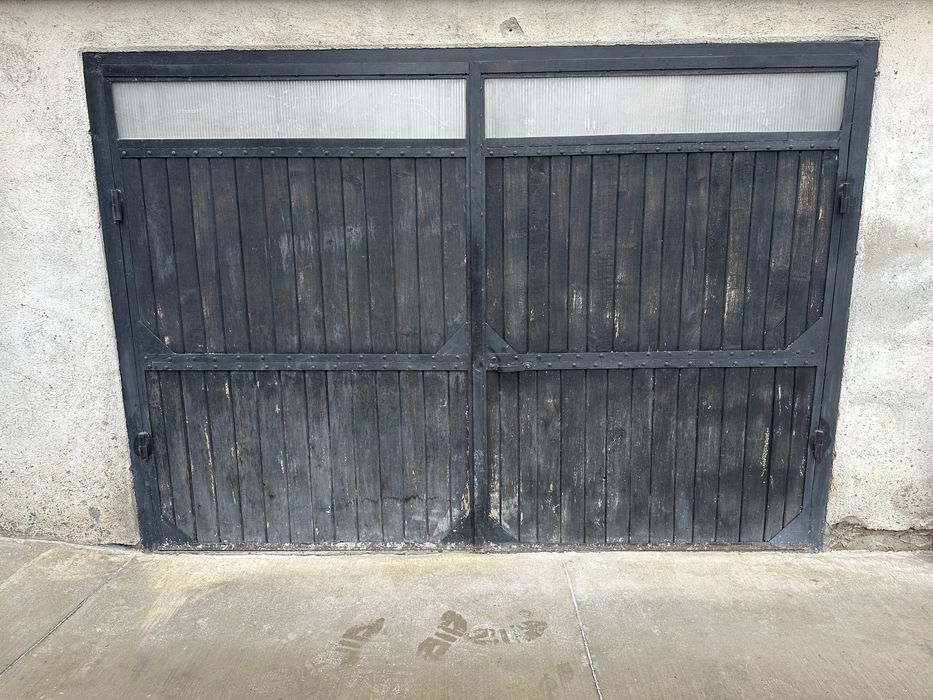 Продавам гаражна врата