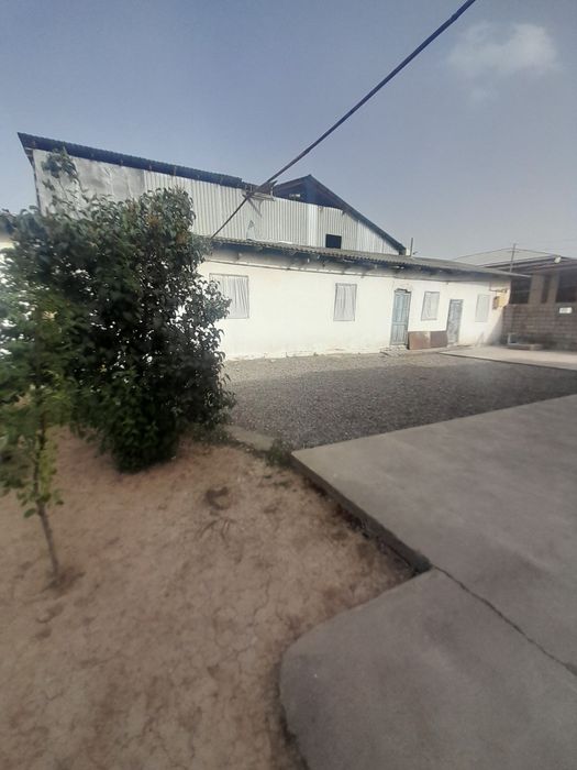 Уй сотилади Янгибозорда