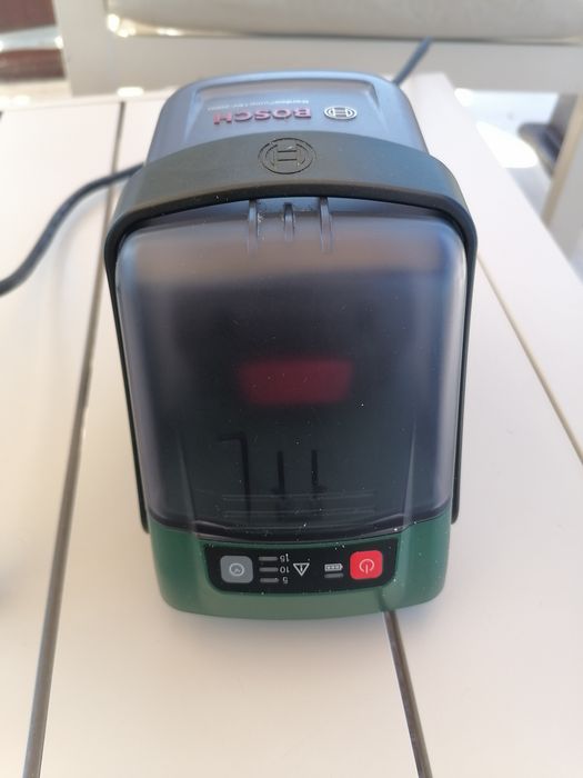 Vând pompa de apă submersibila cu acumulator  Bosch Garden Pump, 18V-2000 l/h
