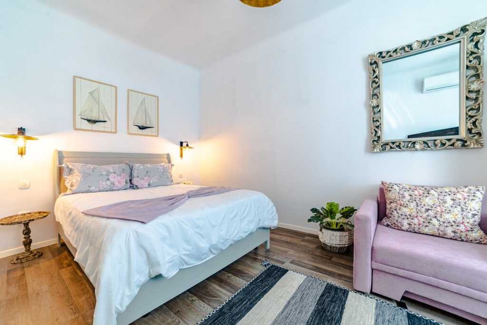 Inchiriez locatie cu 5 apartamente in centru istoric Brasov