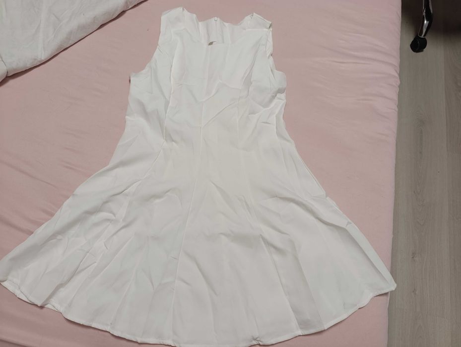 Лятна разкроена рокля