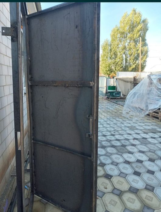 Продам железные двери