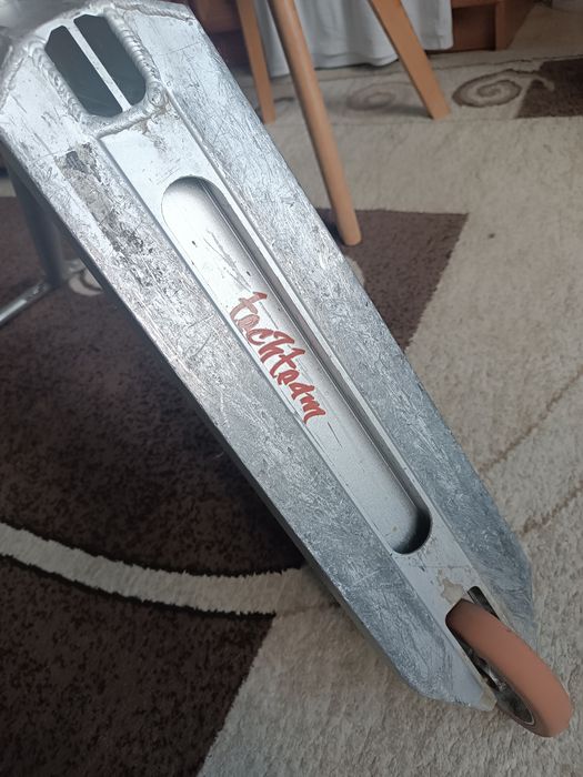 Продам самокат в очень хорошем состоянии