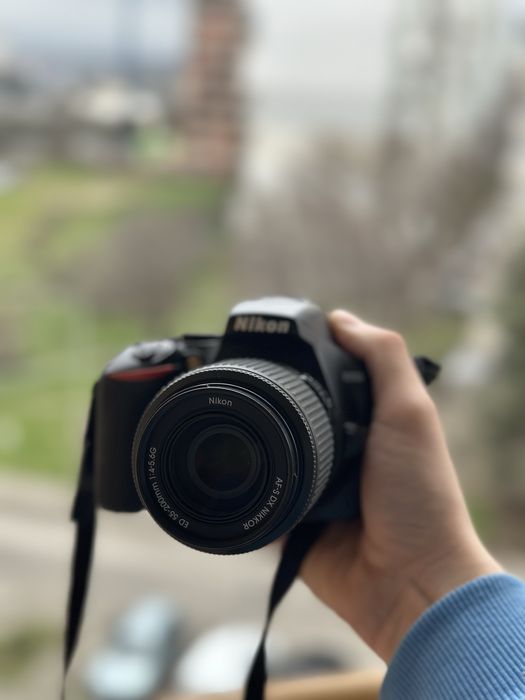 Nikon D3500 с 55-200mm обектив