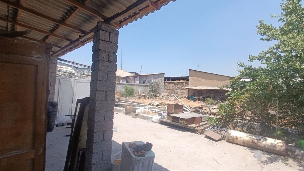 Qoyliq somon bozor yer sotilvotti