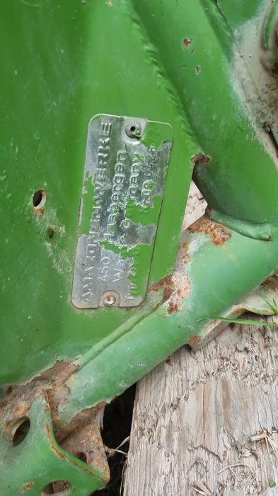 Vând distribuitor îngrășăminte