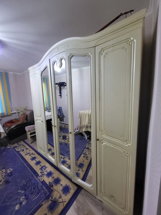 Спальный гарнитур