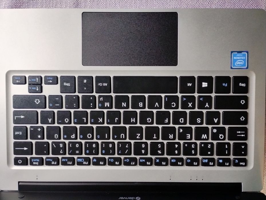 Laptop Intel Celeron N3350 2.40 GHz, Denver NID-11125DE, cu defect