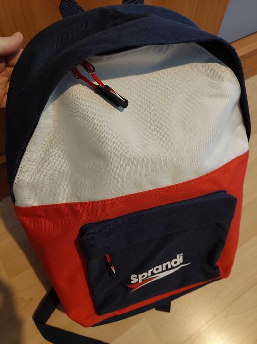 Чисто нова раница Sprandi