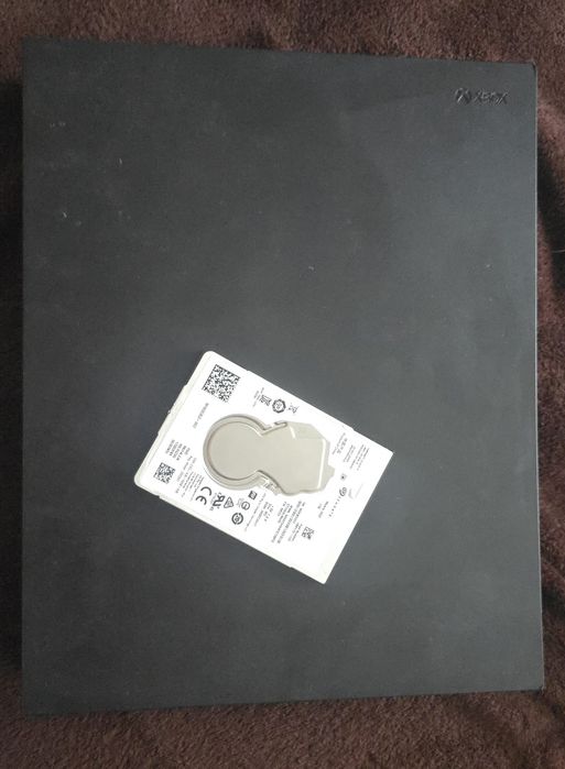 Vand xbox one x defect/pt piese