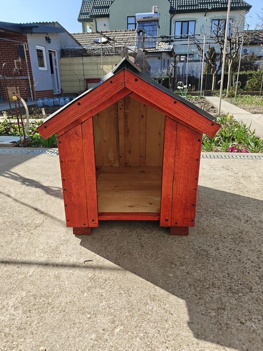 Cușcă de câine din scândură groasa