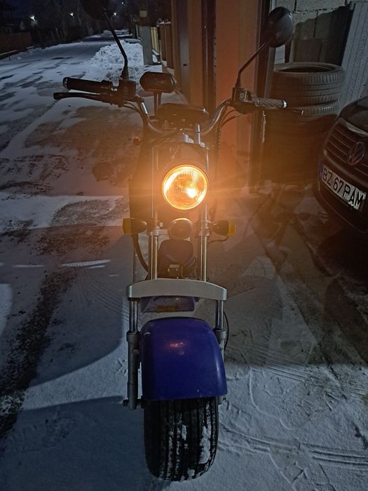 De vânzare scuter electric.